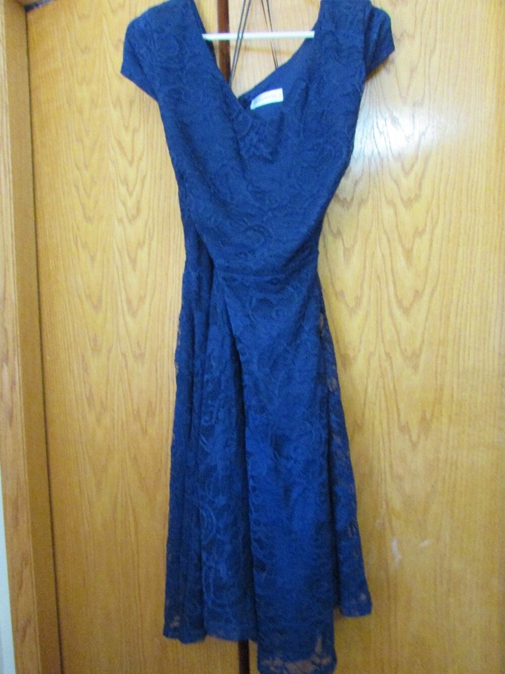 Knee length MAUDRESS